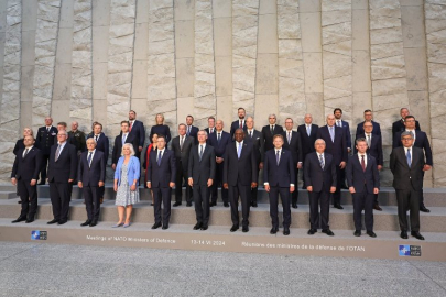 NATO'da geleneksel aile fotoğrafı